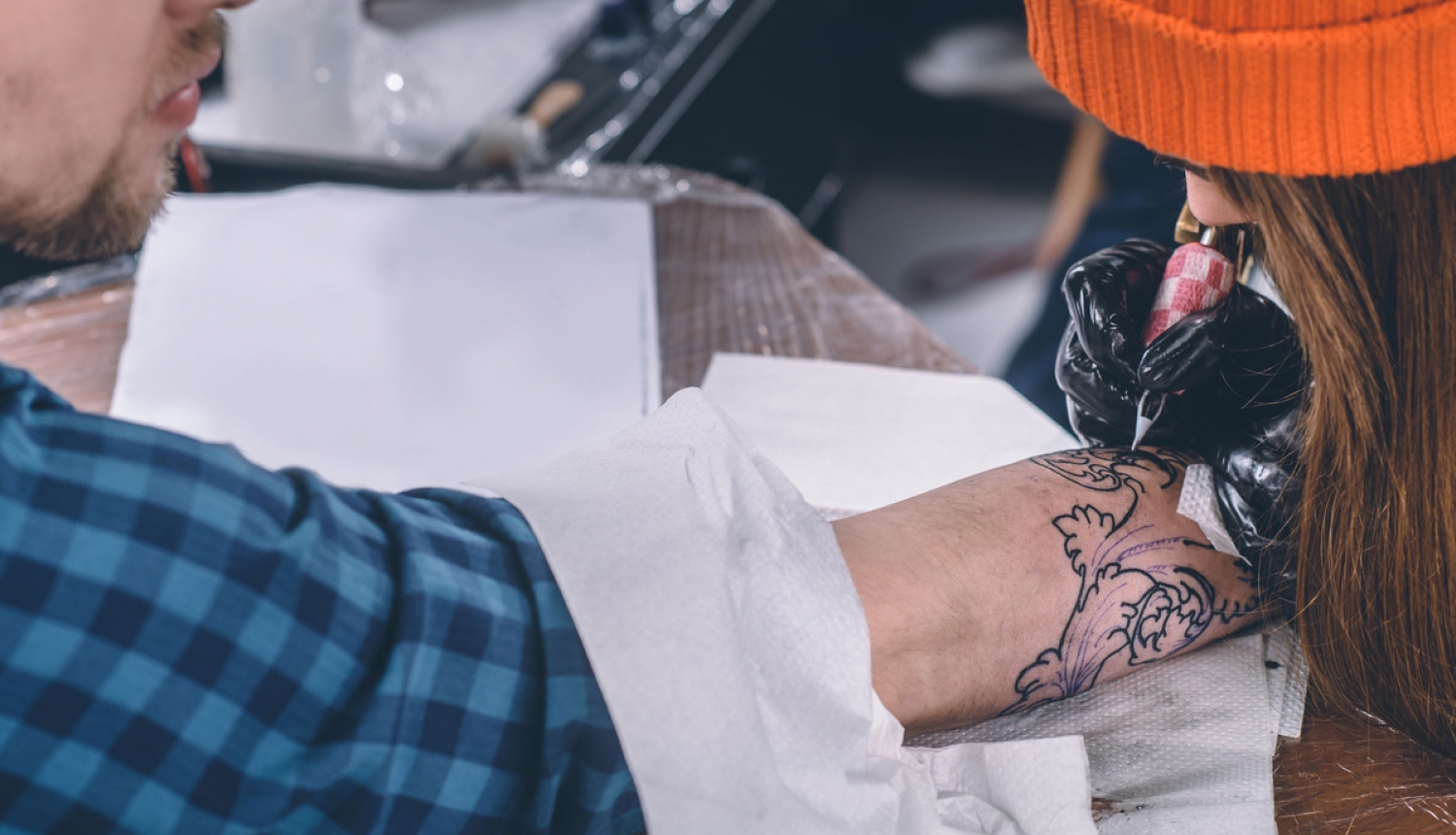 Pilnveidotas prasības tetovēšanas un pīrsingu pakalpojumu kvalitātes uzlabošanai