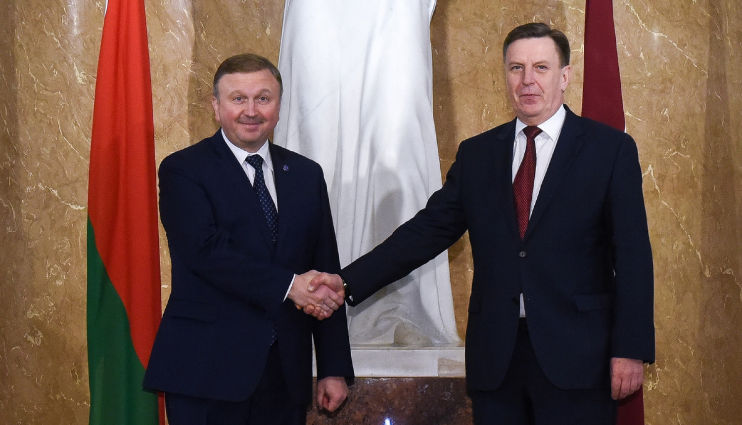Latvijas un Baltkrievijas premjeri paraksta sadarbības līgumus, tostarp kodoldrošības jomā
