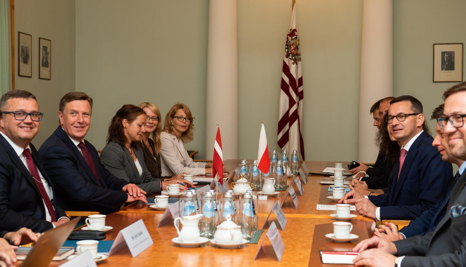 Ministru prezidents ar Polijas premjeru apspriež drošību Baltijas reģionā