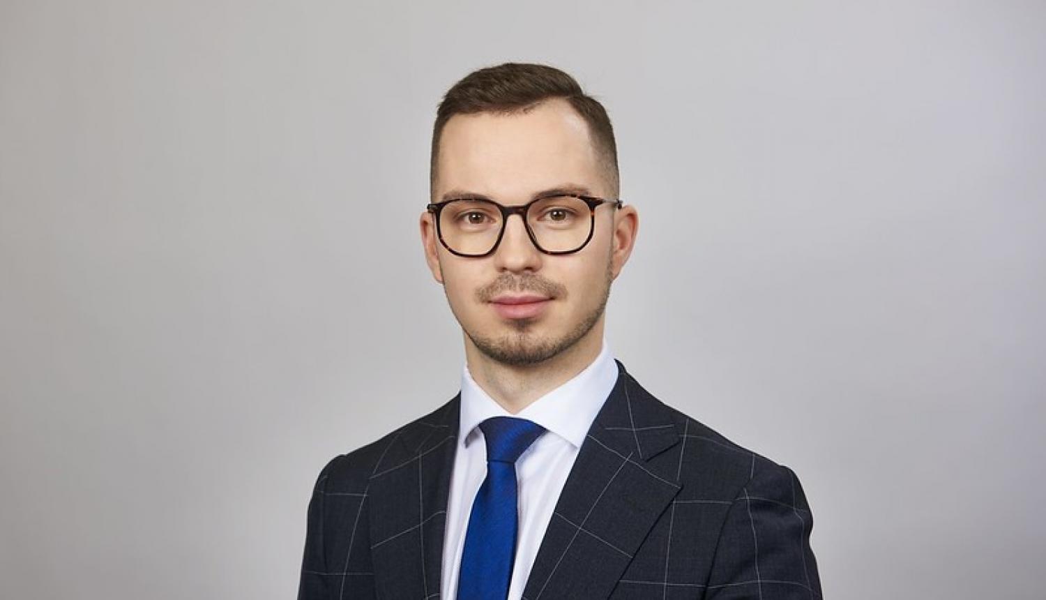 Kariņš virza Pleša kandidatūru apstiprināšanai ministra amatā Saeimā
