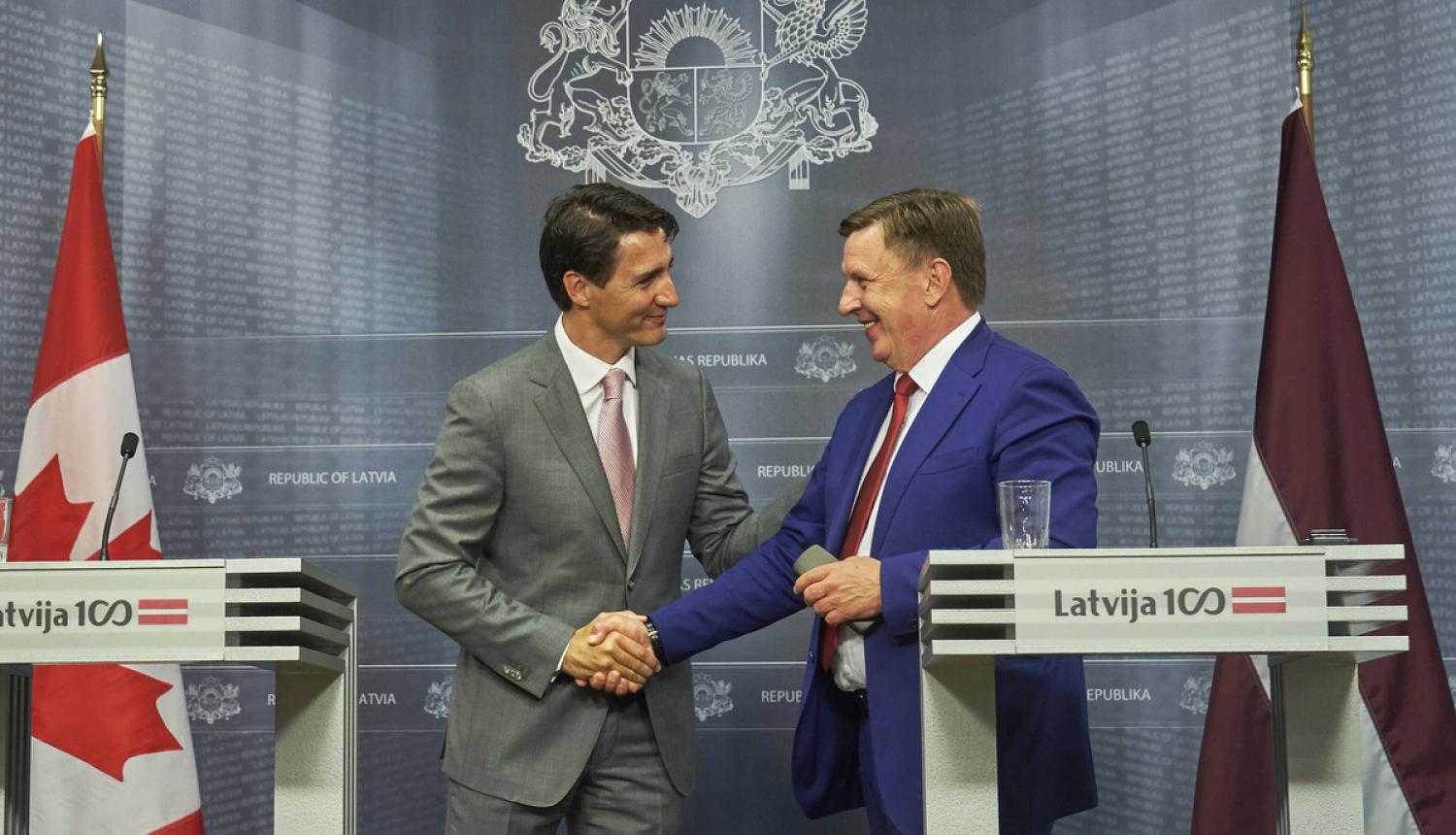 Ministru prezidents: Kanādas lēmums turpināt pildīt NATO ietvarnācijas pienākumus Latvijā ir labākā dāvana valsts simtgadē